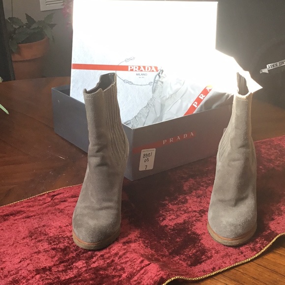 Prada grey suede ankle boots w/rubber crepe heel. - Picture 1 of 7